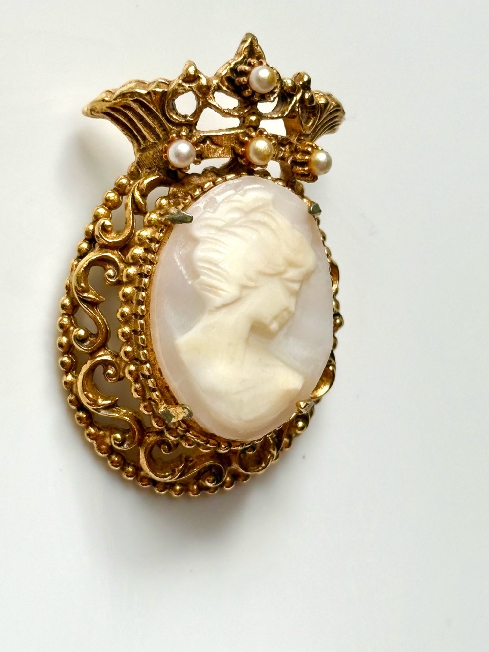 Vintage Florenza Cameo Brooch Signed
